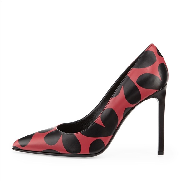 Saint Laurent Heart Print Pointed Toe Pump - Picture 2 of 12